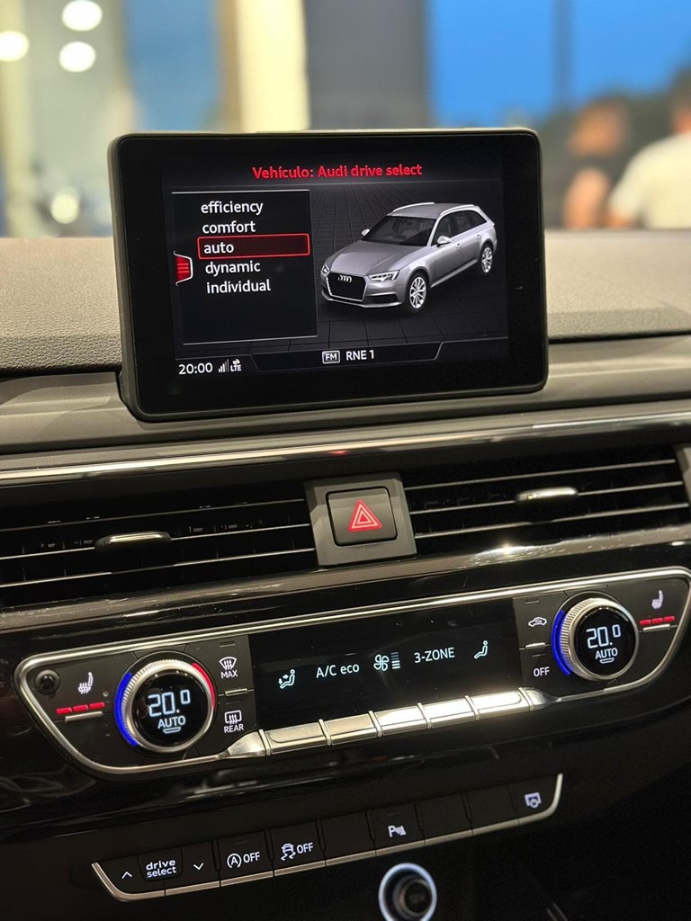 Foto 29 AUDI A4 AVANT 2.0 TDI 190 CV S TRONIC S LINE  2017 176.589 KM