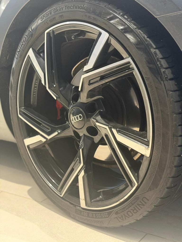 Foto 14 Audi A4 Avant S line