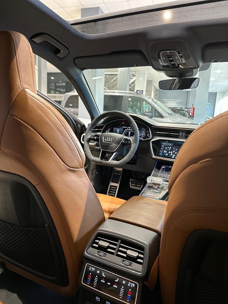 Foto 10 AUDI A6 RS 6 Avant TFSI quattro