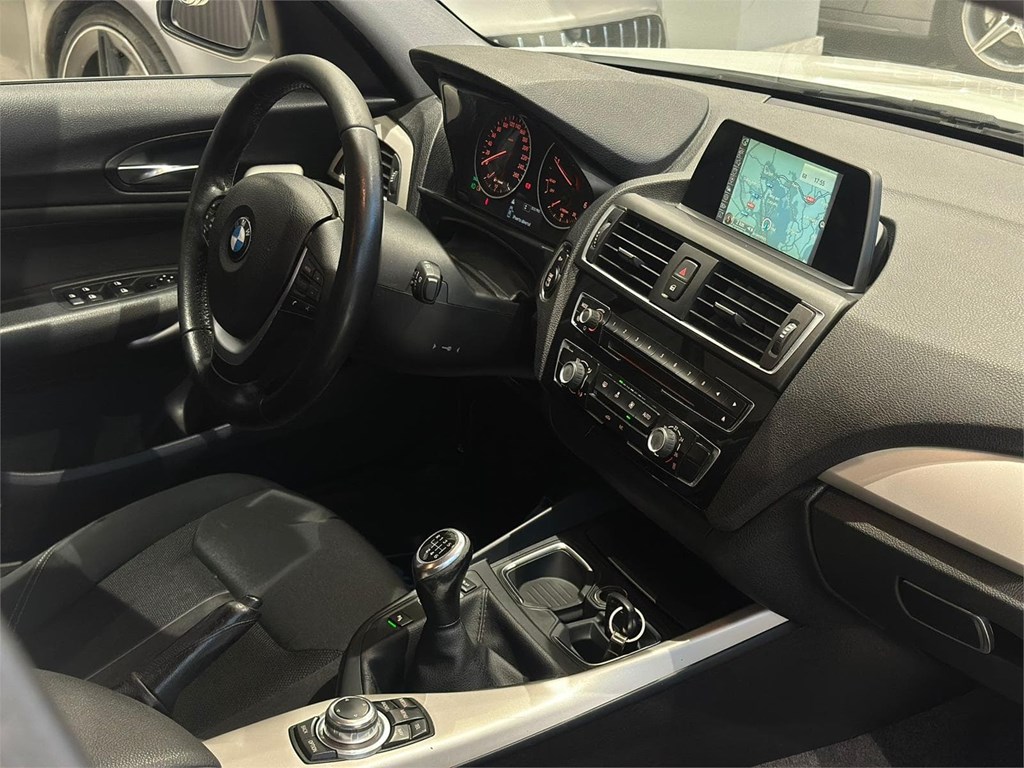 Foto 24 BMW Serie 1 116d