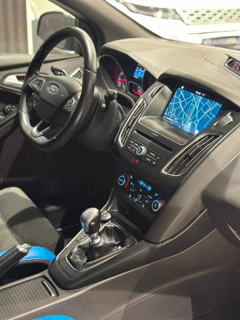 Foto 18 FORD FOCUS RS · 350 CV · AWD · MARZO 2018 