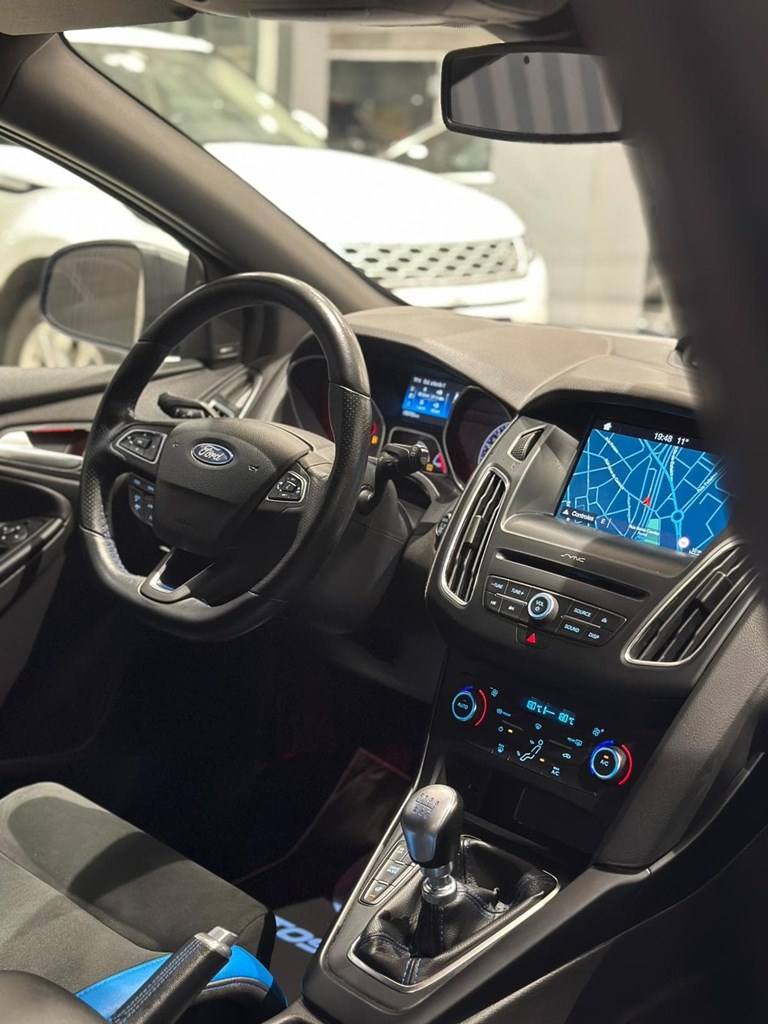 Foto 24 FORD FOCUS RS · 350 CV · AWD · MARZO 2018 