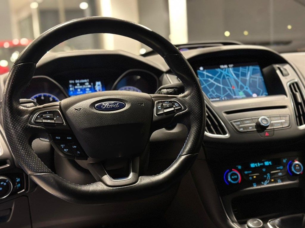 Foto 28 FORD FOCUS RS · 350 CV · AWD · MARZO 2018 