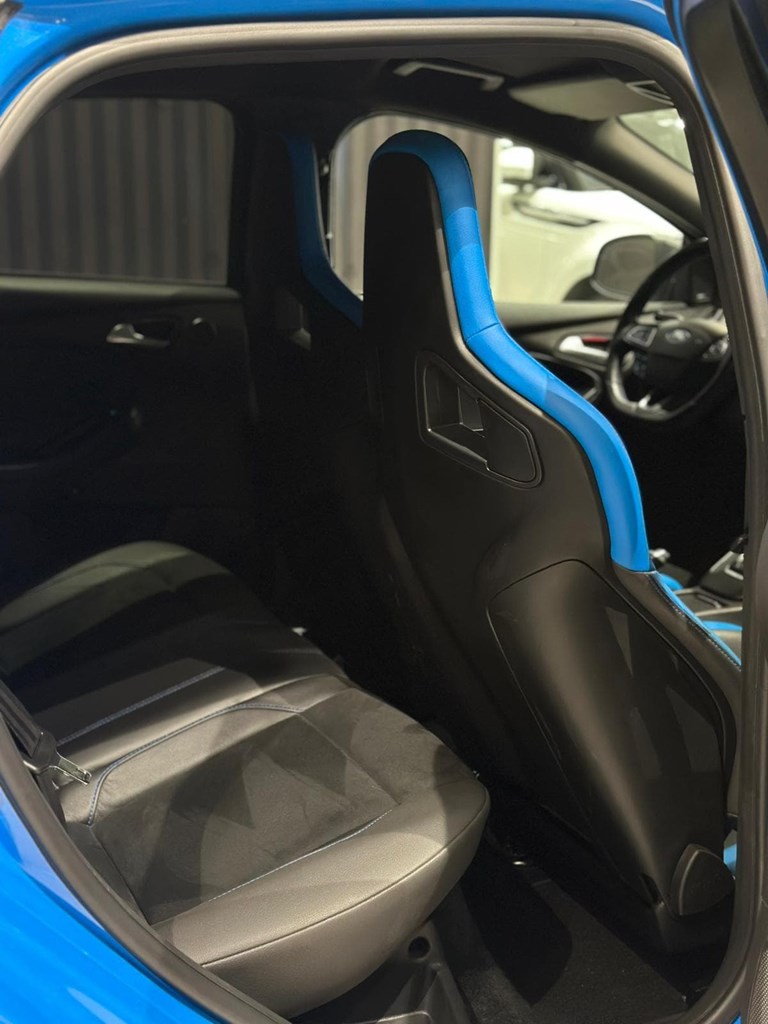 Foto 32 FORD FOCUS RS · 350 CV · AWD · MARZO 2018 