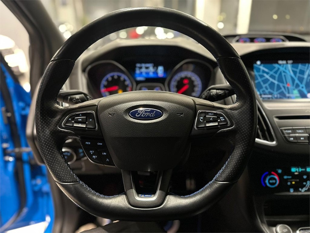 Foto 41 FORD FOCUS RS · 350 CV · AWD · MARZO 2018 