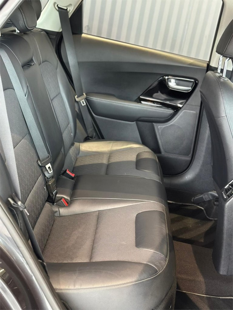 Foto 21 KIA Niro 1.6 GDi HEV Drive