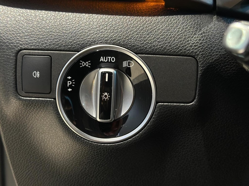 Foto 16 MERCEDES B200d