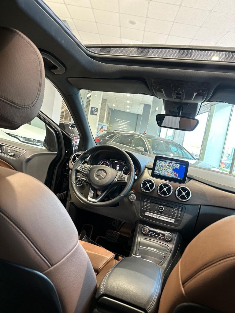 Foto 23 MERCEDES B200d