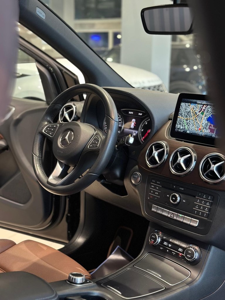 Foto 25 MERCEDES B200d