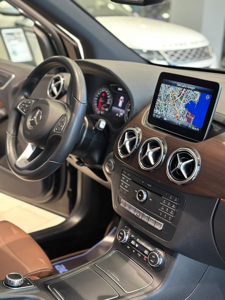 Foto 26 MERCEDES B200d