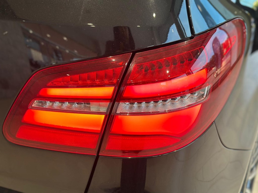 Foto 31 MERCEDES B200d