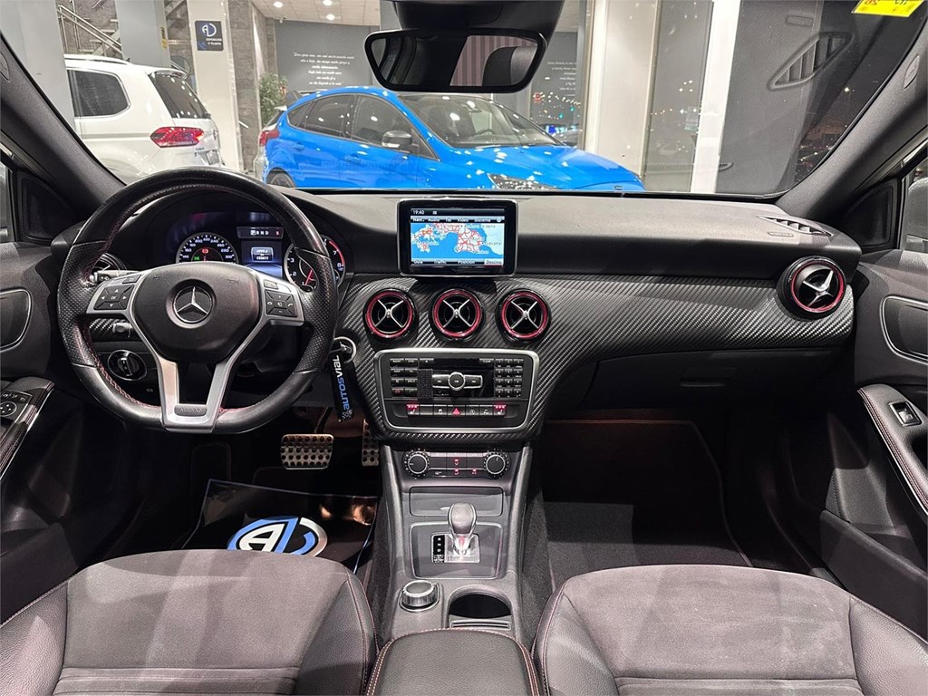 Foto 14 MERCEDES BENZ A45 AMG