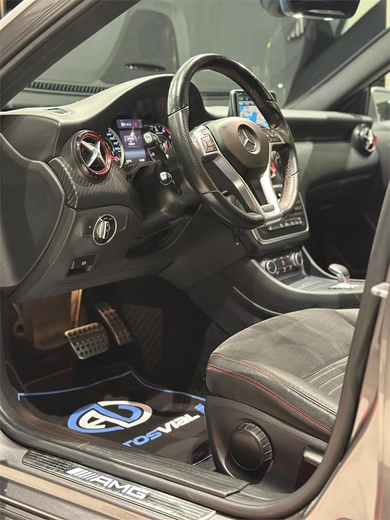 Foto 15 MERCEDES BENZ A45 AMG