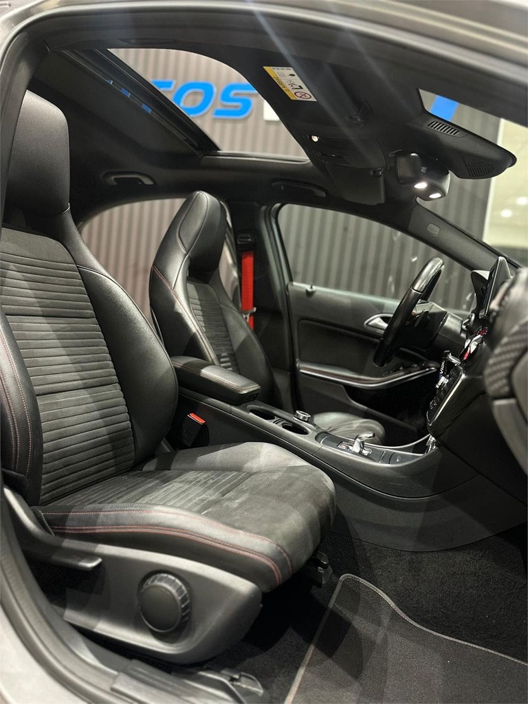 Foto 20 MERCEDES BENZ A45 AMG