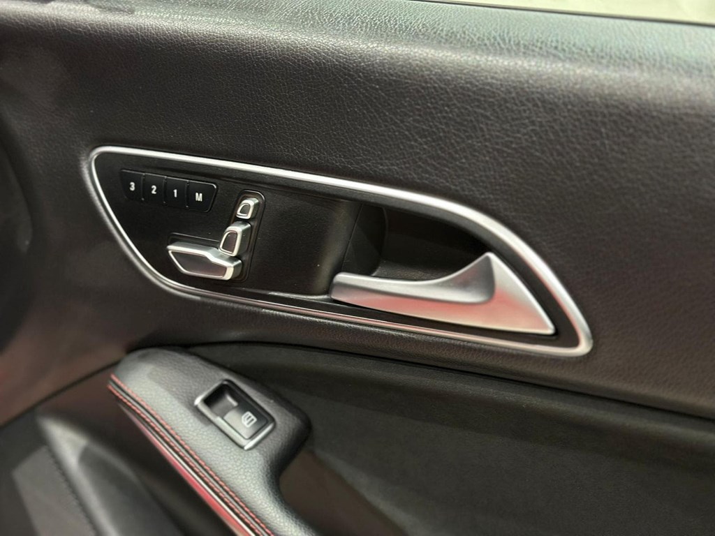 Foto 19 Mercedes-Benz CLA 220d AMG Line Automático – 177 CV