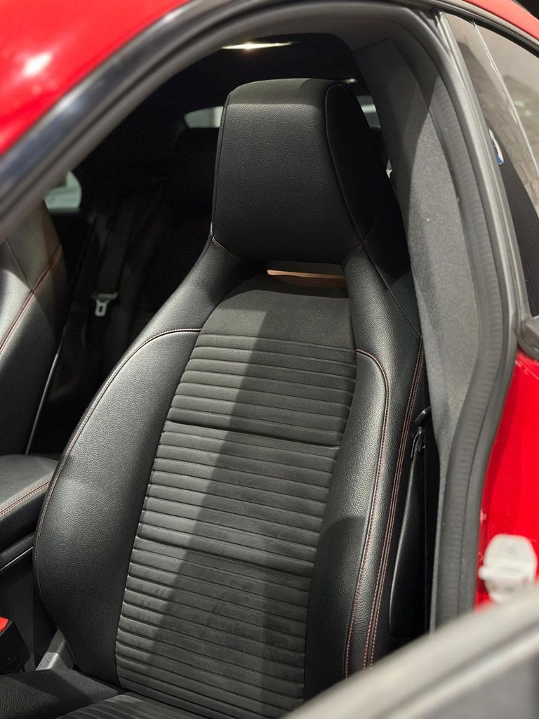 Foto 20 Mercedes-Benz CLA 220d AMG Line Automático – 177 CV