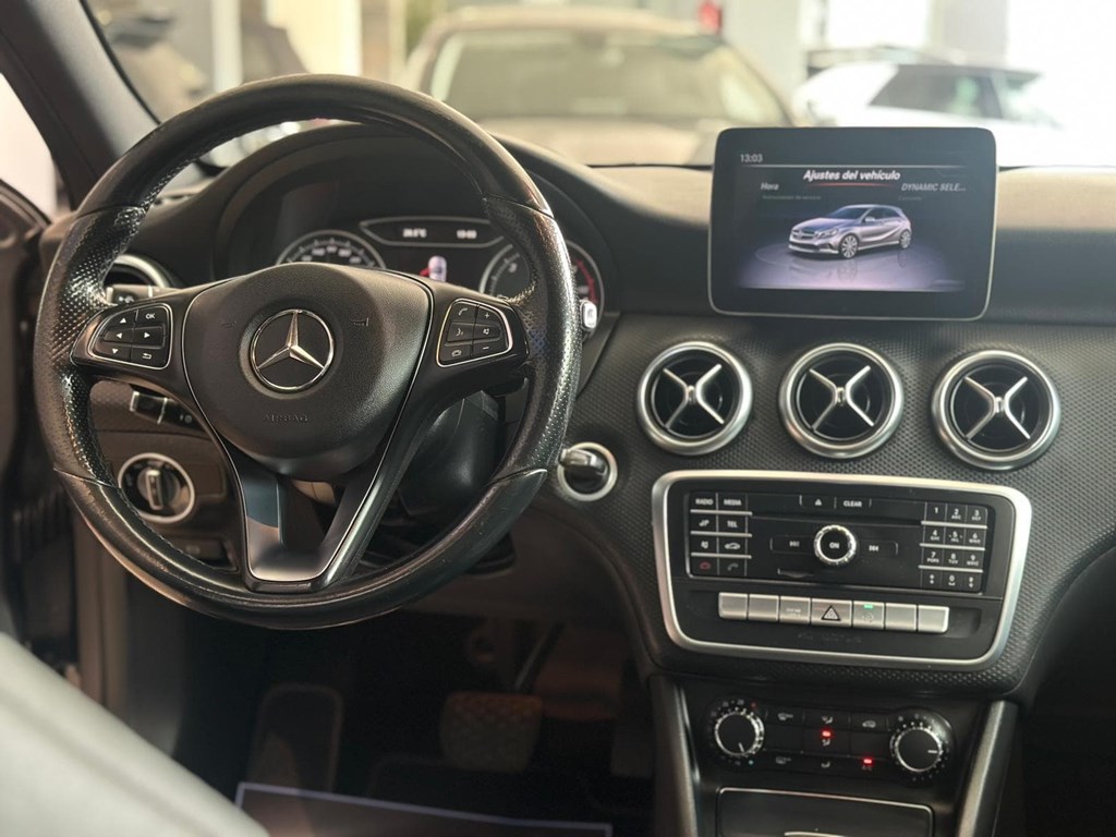 Foto 24 MERCEDES-BENZ Clase  A 200 d