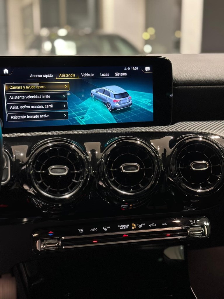 Foto 11 Mercedes-Benz Clase A 200d 