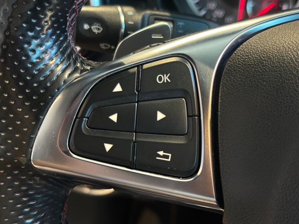 Foto 11 MERCEDES-BENZ Clase CLA  200 d AMG Line Shooting Brake