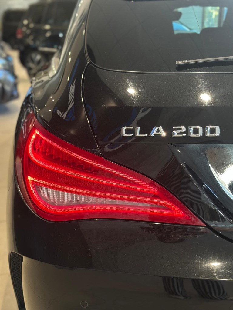 Foto 23 MERCEDES-BENZ Clase CLA  200 d AMG Line Shooting Brake