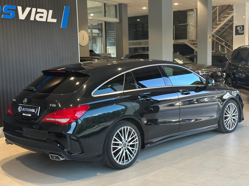 Foto 2 MERCEDES-BENZ Clase CLA  200 d AMG Line Shooting Brake