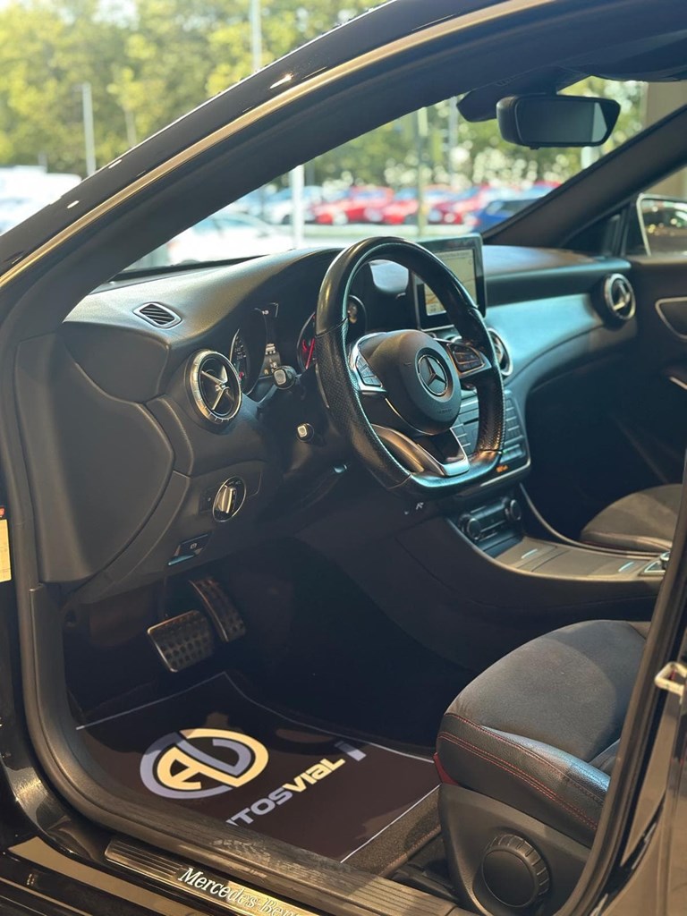 Foto 4 MERCEDES-BENZ Clase CLA  200 d AMG Line Shooting Brake