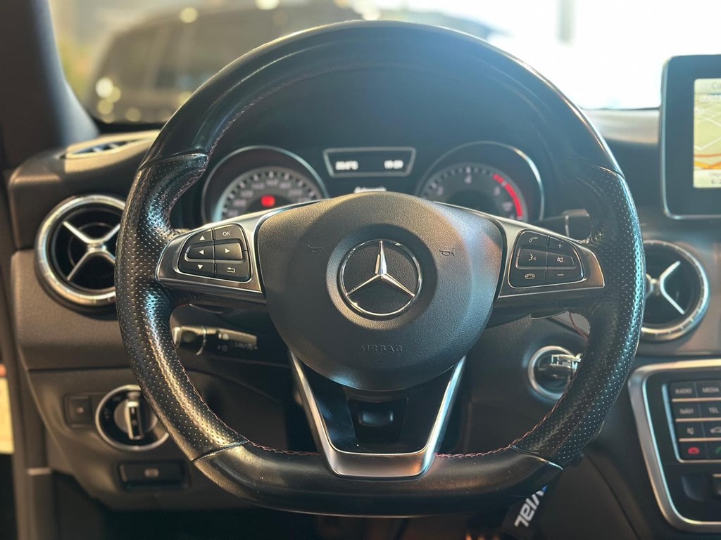 Foto 8 MERCEDES-BENZ Clase CLA  200 d AMG Line Shooting Brake