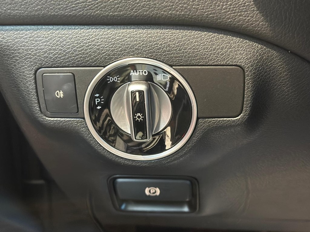 Foto 9 MERCEDES-BENZ Clase CLA  200 d AMG Line Shooting Brake