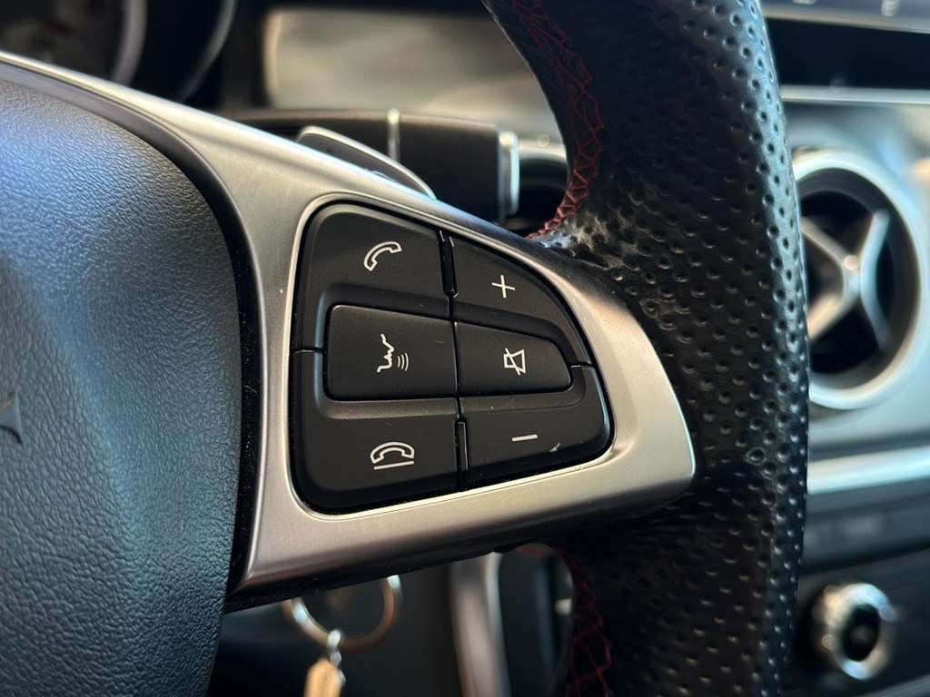 Foto 12 MERCEDES-BENZ Clase GLA 200 d AMG Line