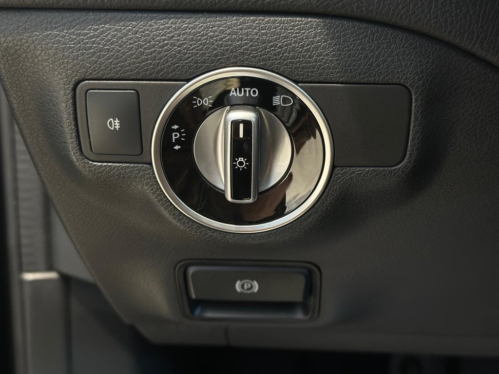 Foto 14 MERCEDES-BENZ Clase GLA 200 d AMG Line