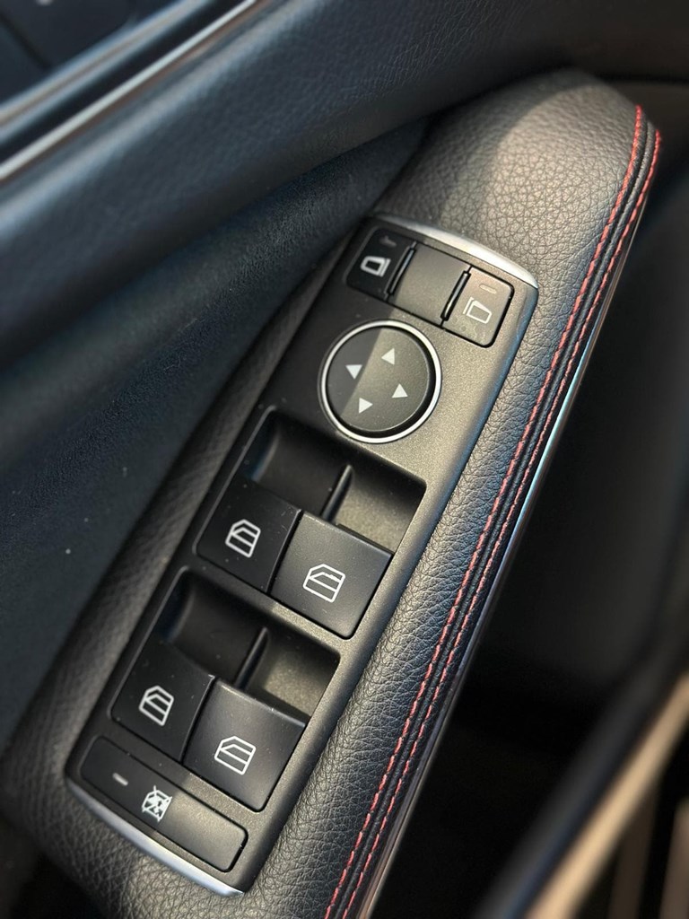 Foto 16 MERCEDES-BENZ Clase GLA 200 d AMG Line