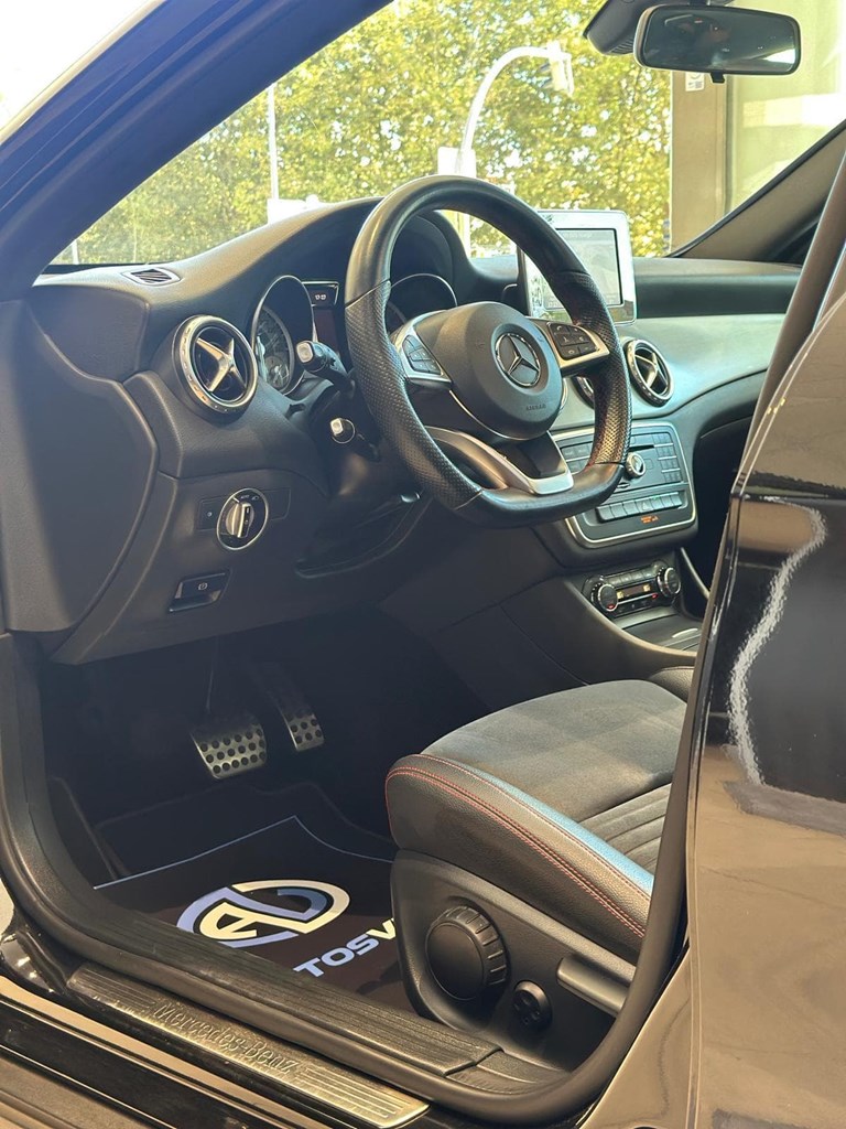 Foto 17 MERCEDES-BENZ Clase GLA 200 d AMG Line