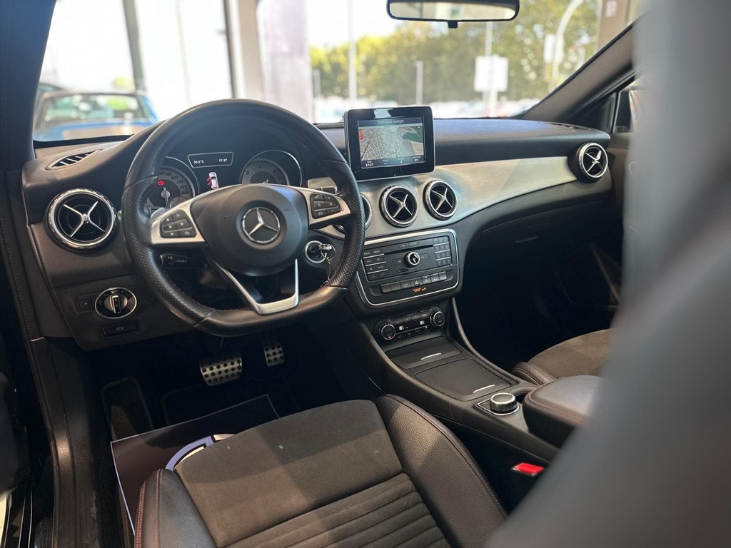 Foto 19 MERCEDES-BENZ Clase GLA 200 d AMG Line