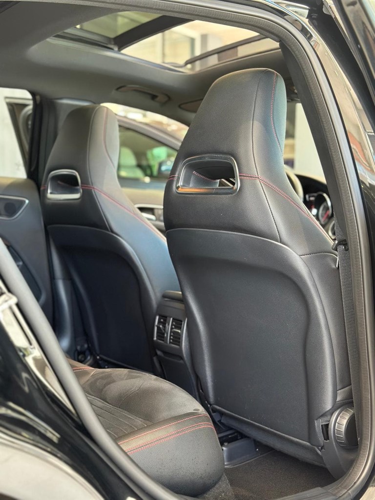 Foto 27 MERCEDES-BENZ Clase GLA 200 d AMG Line