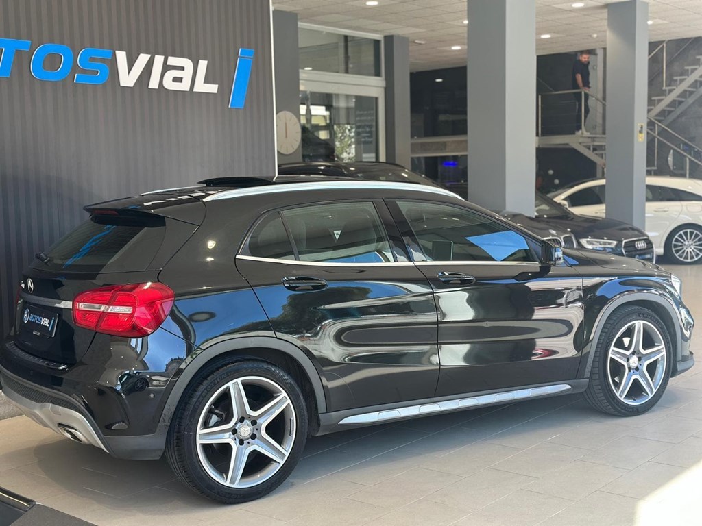 Foto 2 MERCEDES-BENZ Clase GLA 200 d AMG Line