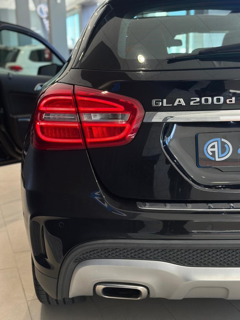Foto 6 MERCEDES-BENZ Clase GLA 200 d AMG Line