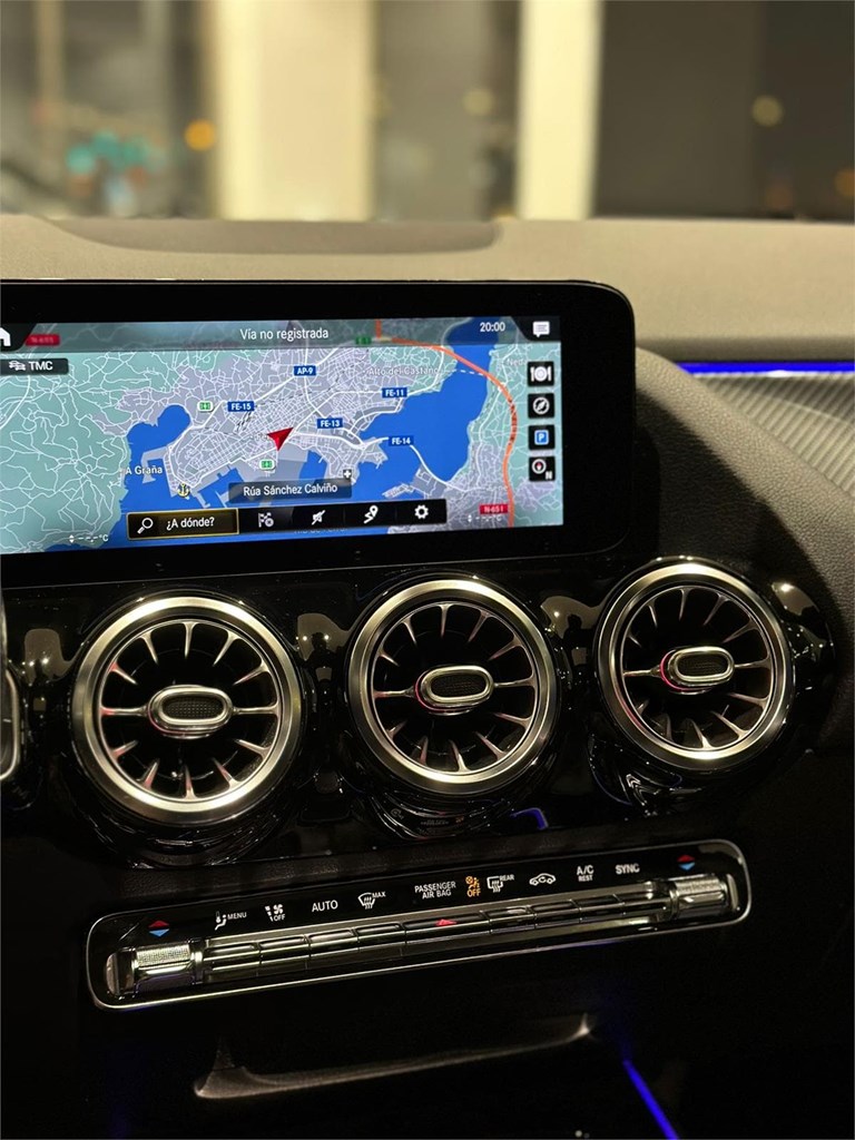 Foto 11 MERCEDES-BENZ GLA 200d AMG Line · 2020