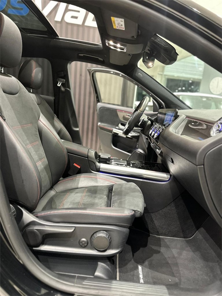 Foto 16 MERCEDES-BENZ GLA 200d AMG Line · 2020