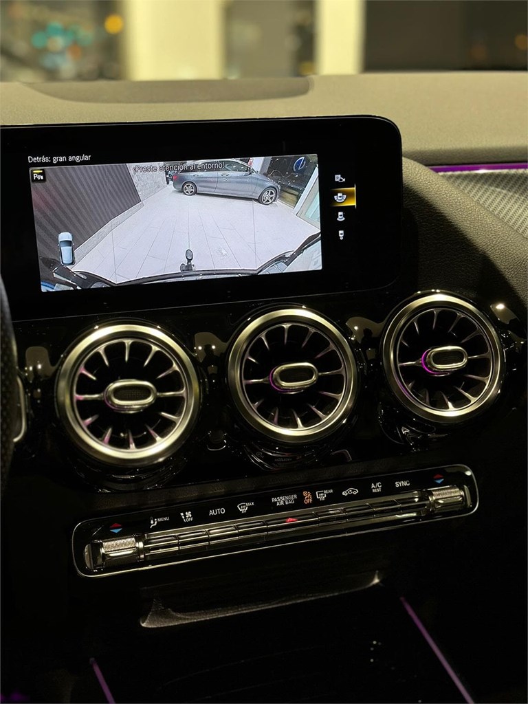 Foto 21 MERCEDES-BENZ GLA 200d AMG Line · 2020