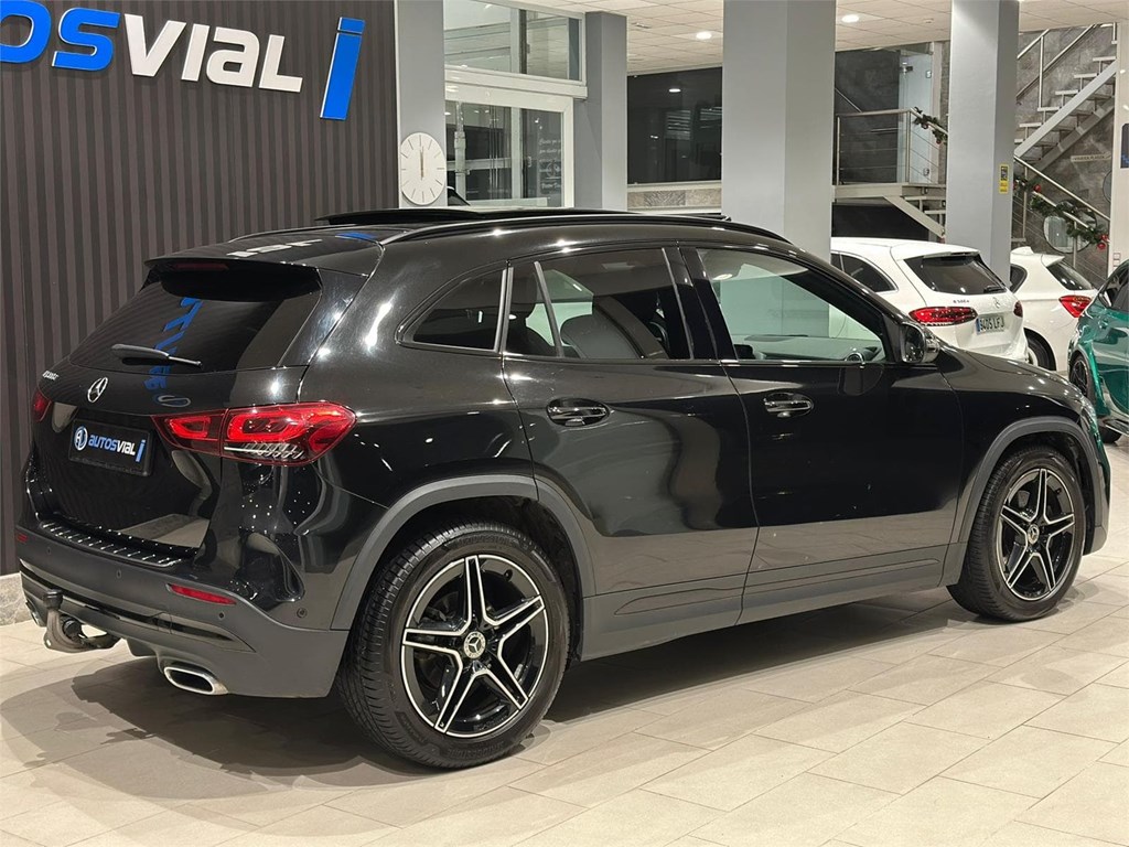 Foto 2 MERCEDES-BENZ GLA 200d AMG Line · 2020