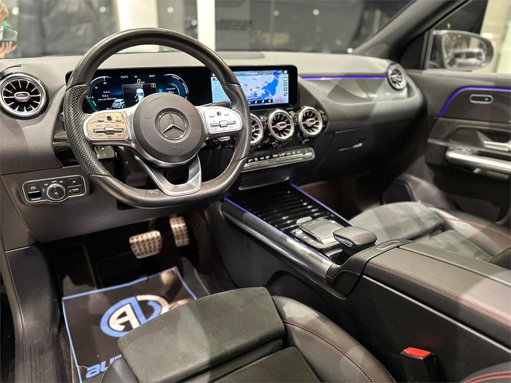 Foto 31 MERCEDES-BENZ GLA 200d AMG Line · 2020