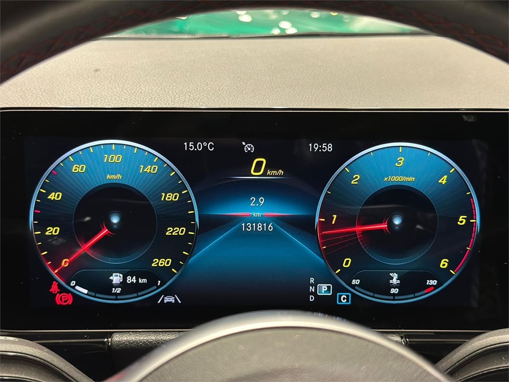 Foto 32 MERCEDES-BENZ GLA 200d AMG Line · 2020