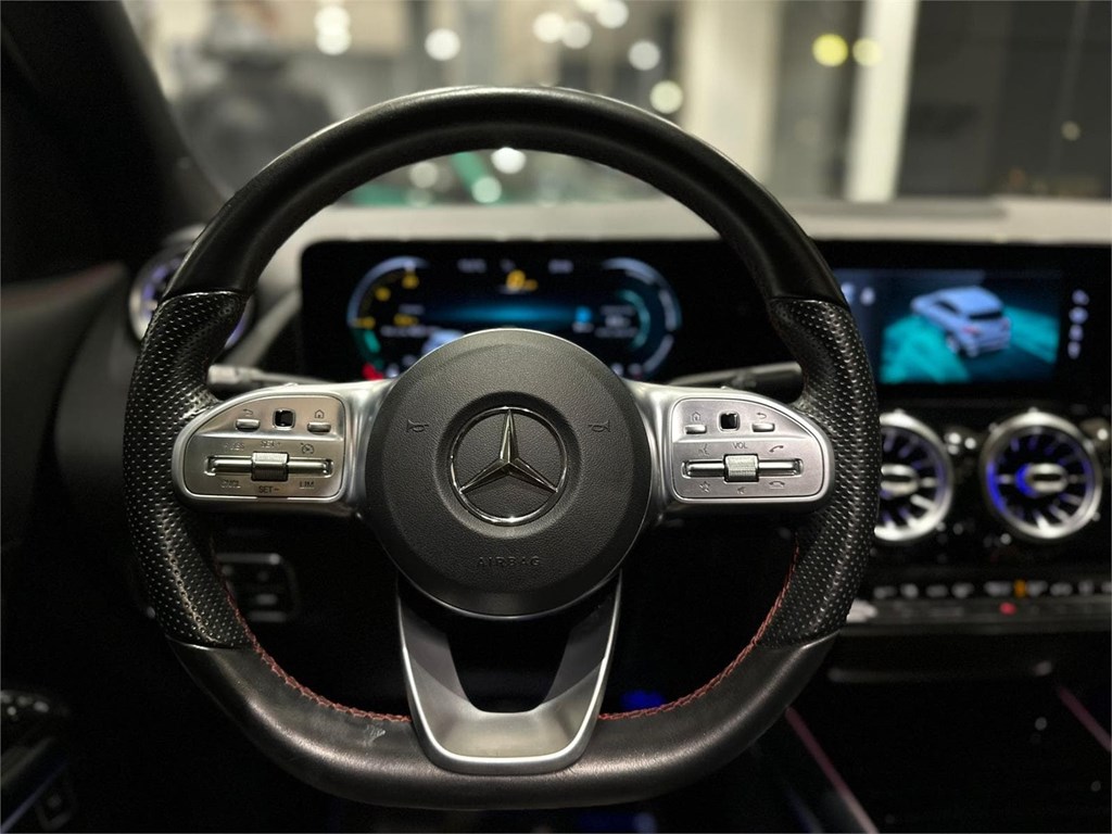 Foto 33 MERCEDES-BENZ GLA 200d AMG Line · 2020