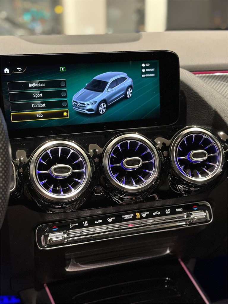 Foto 38 MERCEDES-BENZ GLA 200d AMG Line · 2020