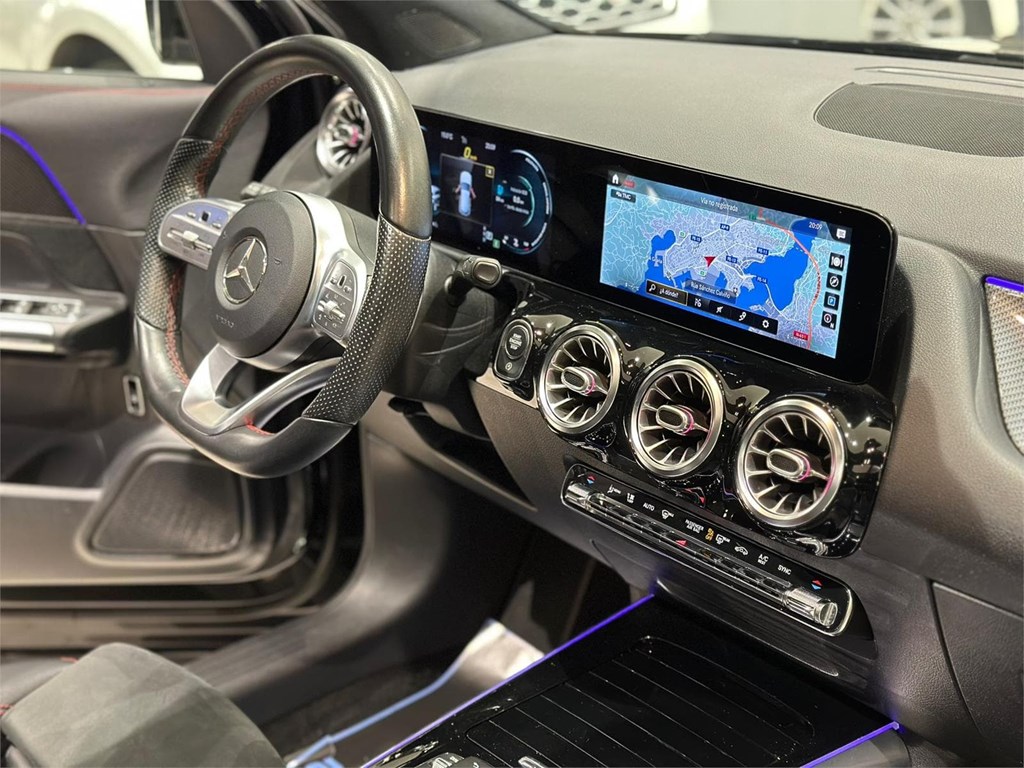 Foto 5 MERCEDES-BENZ GLA 200d AMG Line · 2020