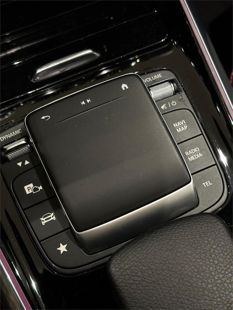 Foto 6 MERCEDES-BENZ GLA 200d AMG Line · 2020