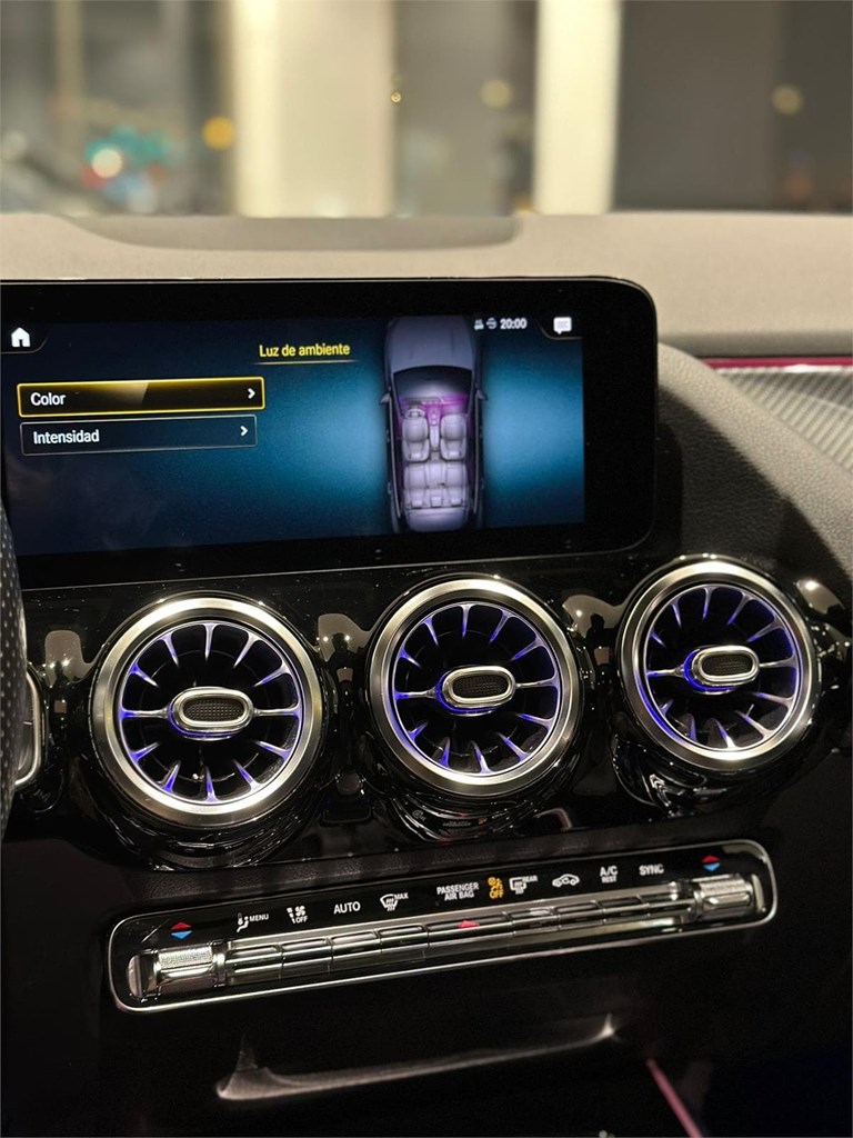 Foto 8 MERCEDES-BENZ GLA 200d AMG Line · 2020