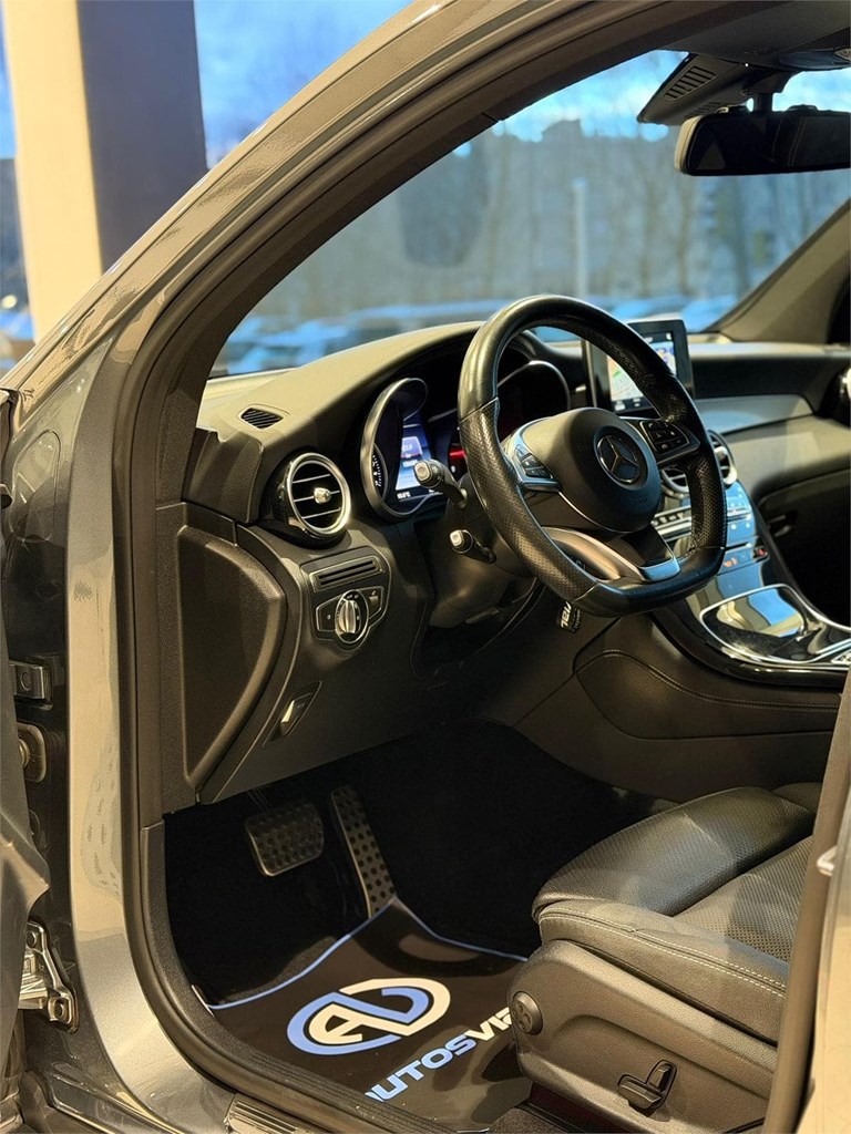 Foto 13 Mercedes-Benz GLC 220d Coupé AMG 4MATIC