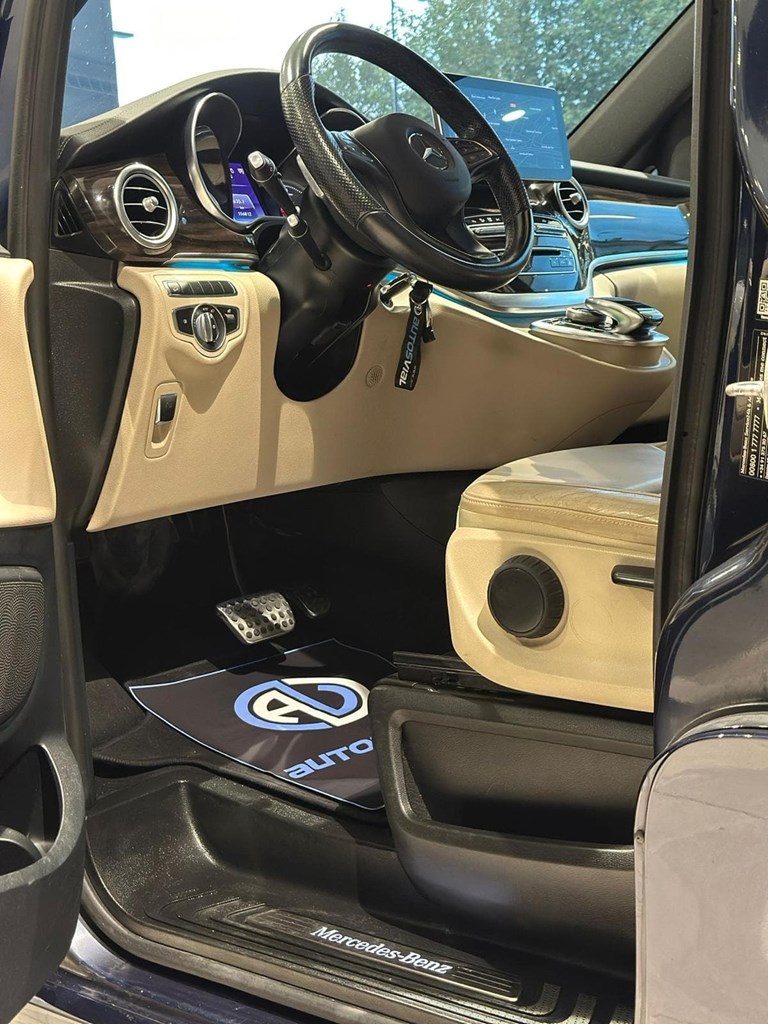 Foto 24 MERCEDES-BENZ V 250 d 4MATIC AMG | 7G-Tronic | 2018 | 156.812 km