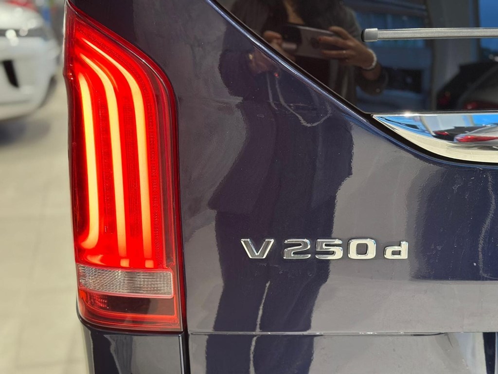 Foto 31 MERCEDES-BENZ V 250 d 4MATIC AMG | 7G-Tronic | 2018 | 156.812 km